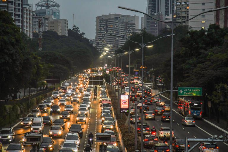 Avenidas de SP voltam ao nível de congestionamento pré-pandemia