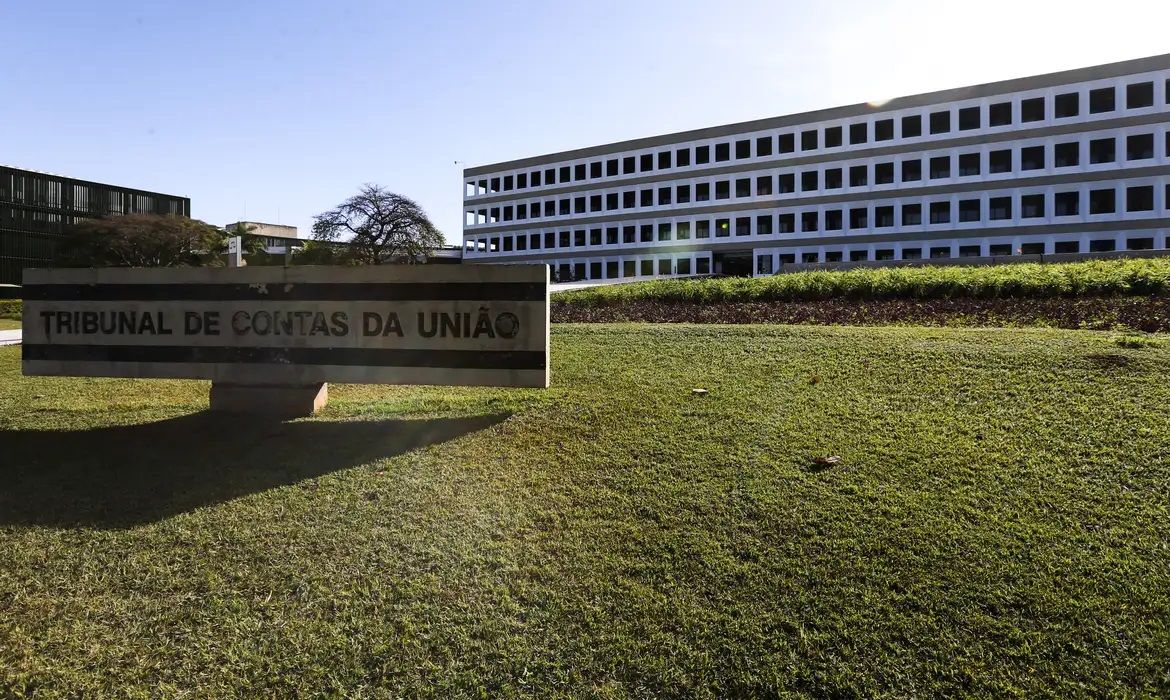 Câmara aprova PEC que considera tribunais de Contas órgãos permanentes