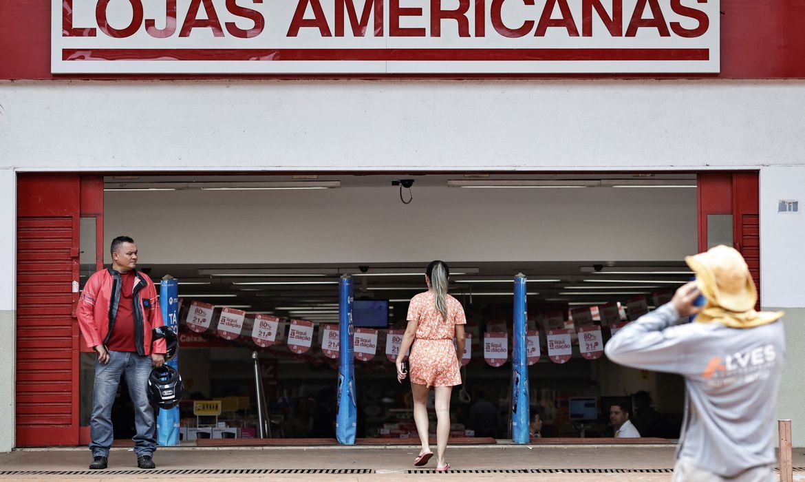 Marca americana de maquiagem fechará lojas no Brasil – e anuncia