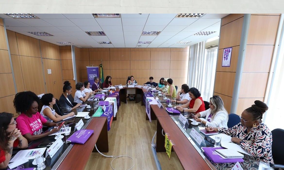 Fim da escala 6x1: proposta pode aliviar dupla jornada das mulheres