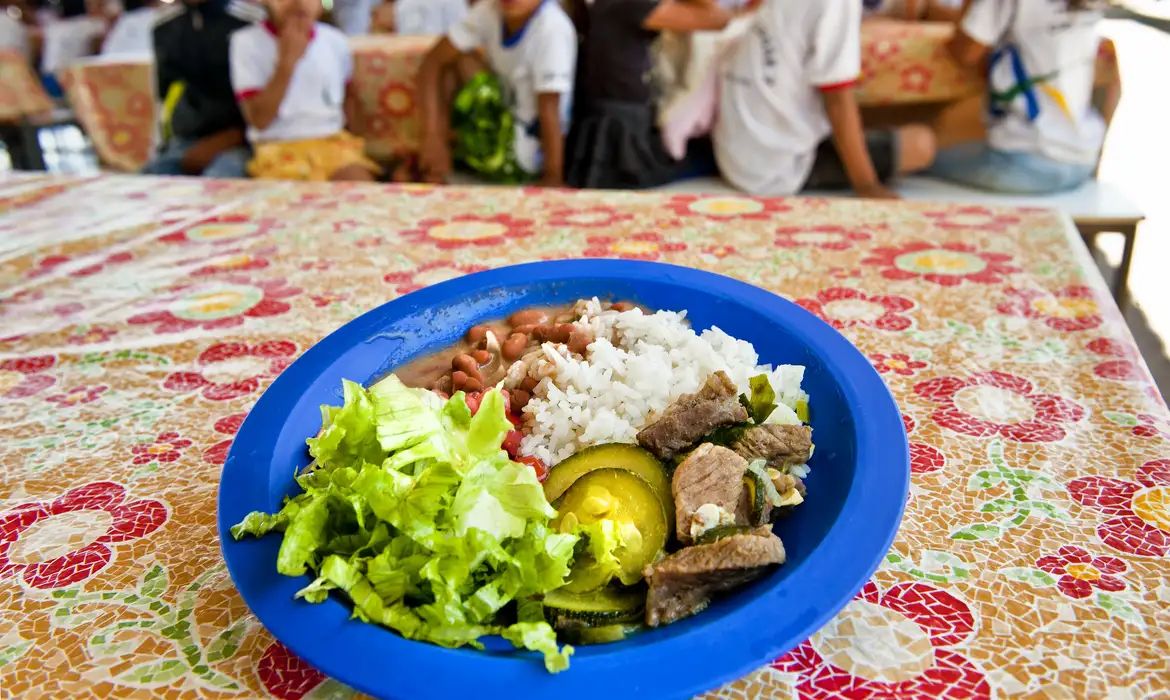 Merenda escolar poderá ter no máximo 15% de alimentos ultraprocessados