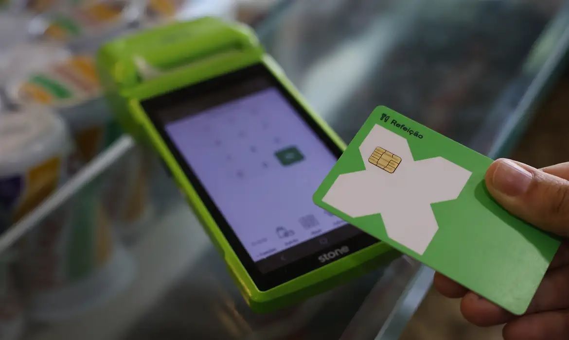 Redes têm um ano para liberar bandeiras no vale-refeição e alimentação