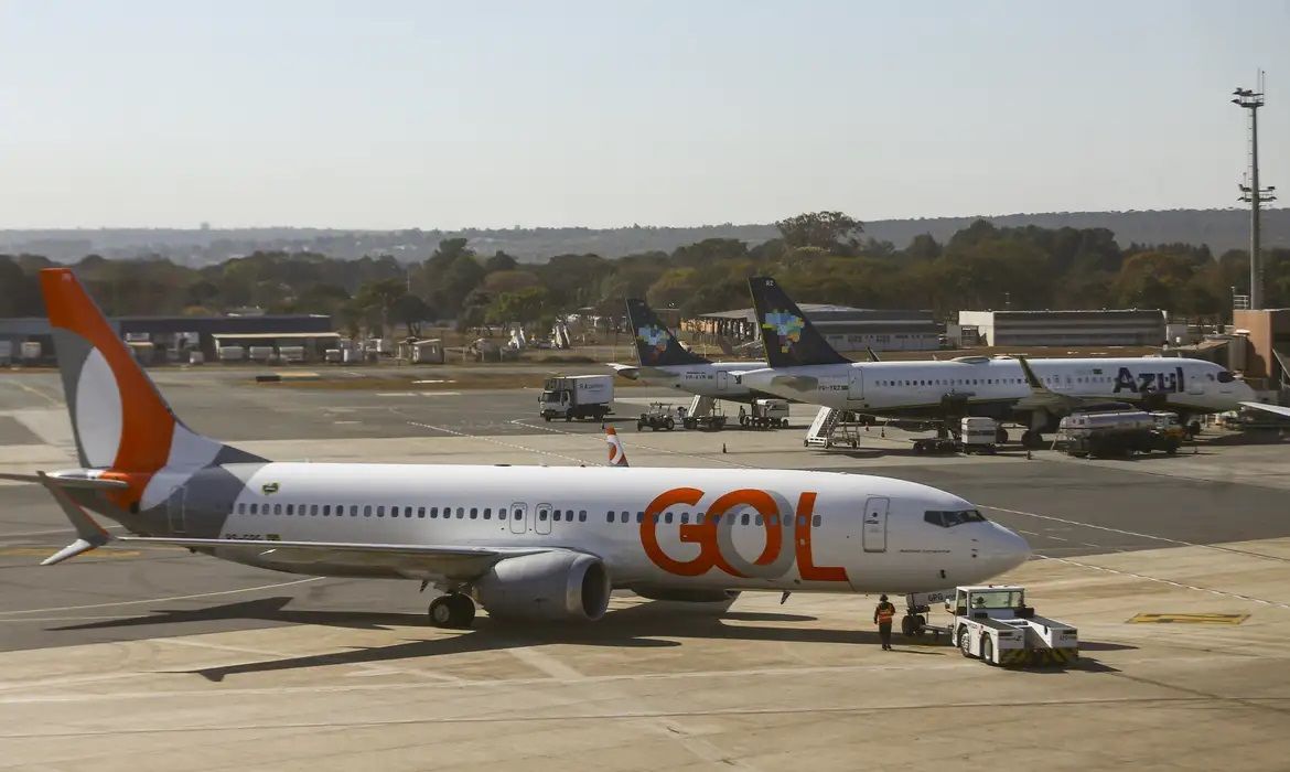 Cade dá 30 dias para Gol e Azul detalharem acordo de cooperação