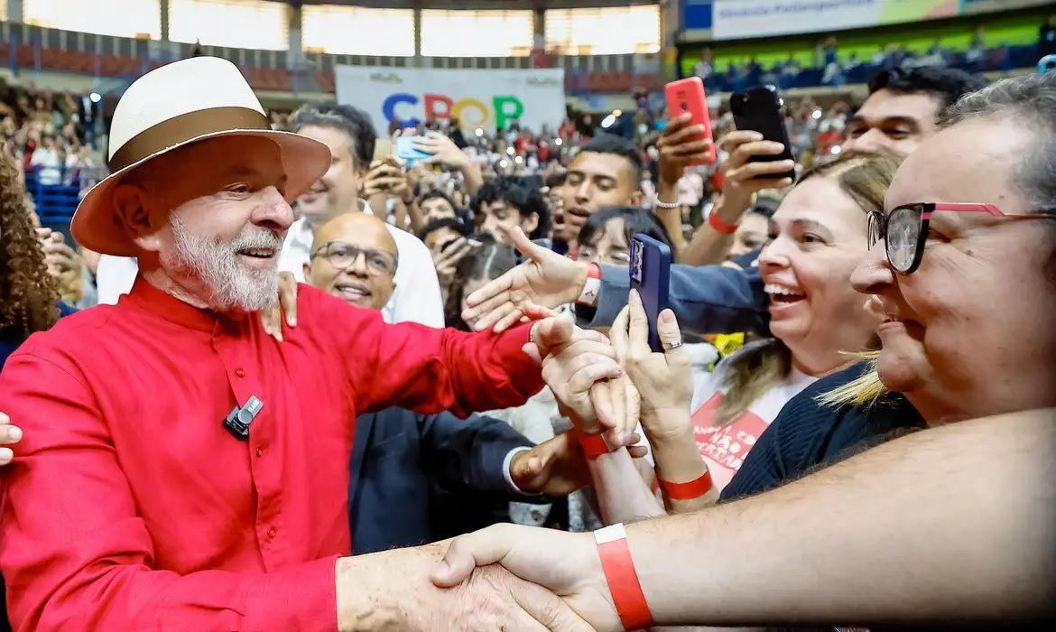 Lula defende América Latina independente contra “fala grossa” externa