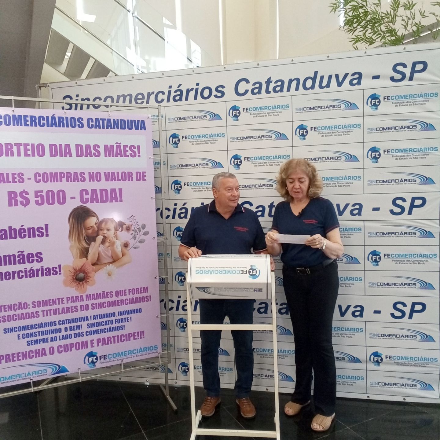 Sincomerciários de Catanduva sorteia R$ 5 mil em vales às mães comerciárias
