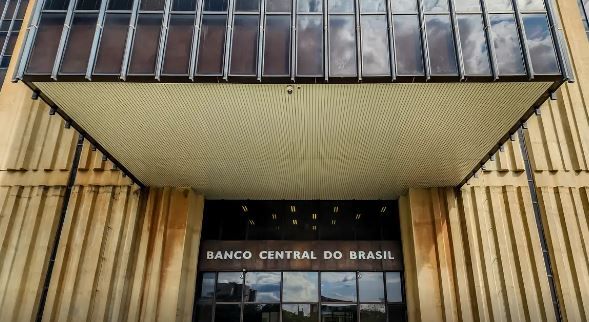 Projeção de crescimento da economia sobe de 3,2% para 3,5% em 202