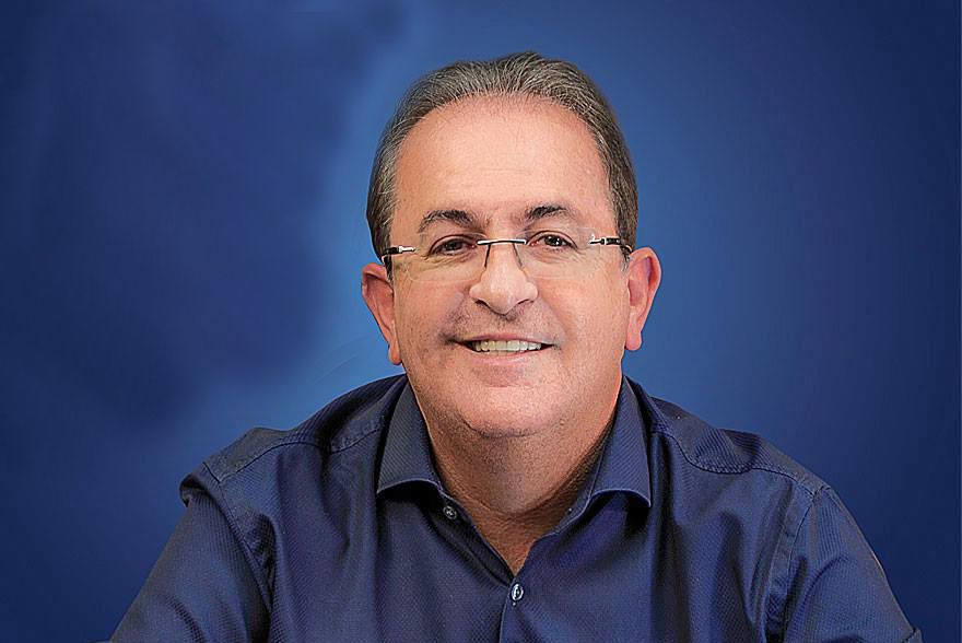 Comércio cresce 4,7%; Serviços, 3,1%