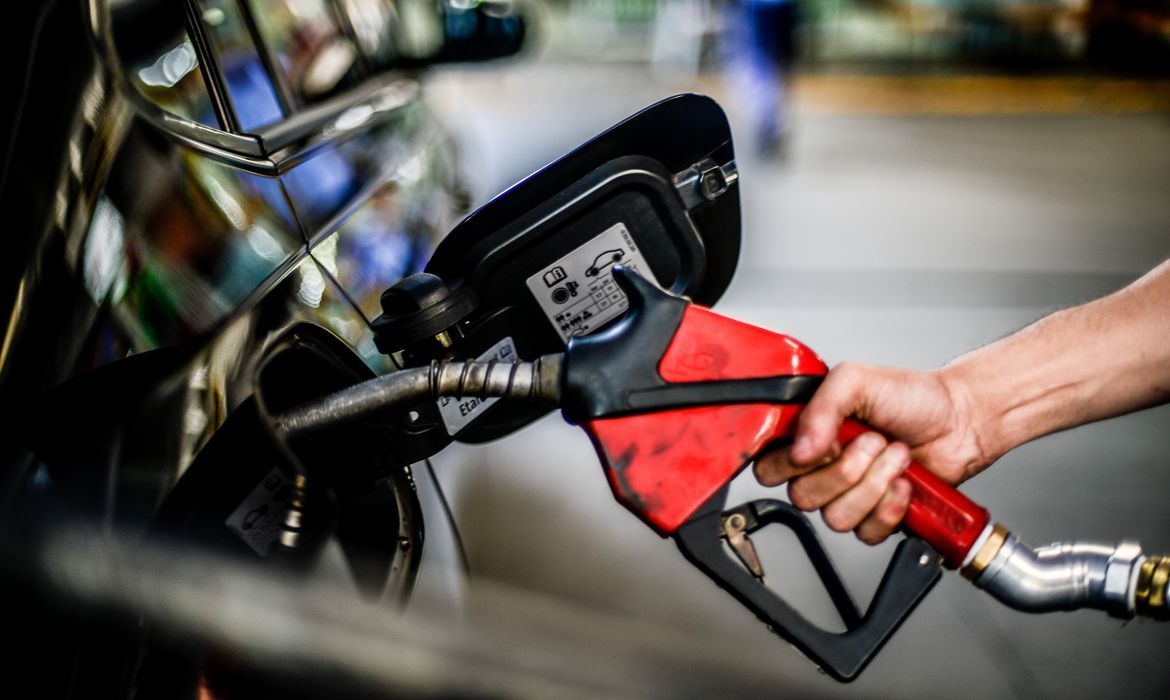 ICMS sobre gasolina muda nesta quinta-feira e deve elevar preços