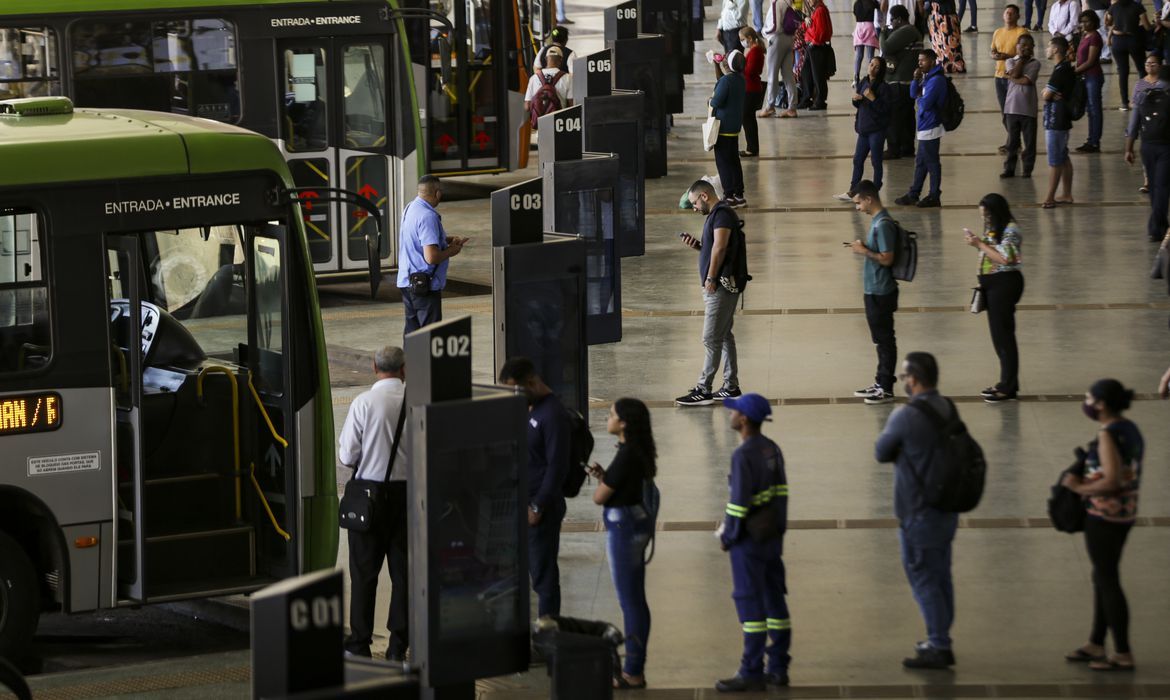 Serviços crescem 0,5% no país segundo Pesquisa Mensal de Serviços