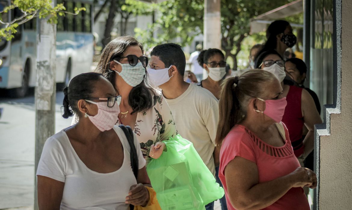 1,1 milhão de pessoas voltaram ao trabalho no início de agosto