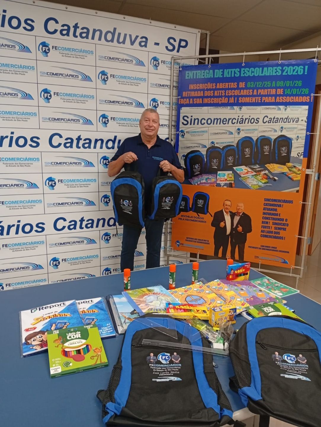 Sincomerciários entregou 1.464 kits escolares em 2026 aos associados!