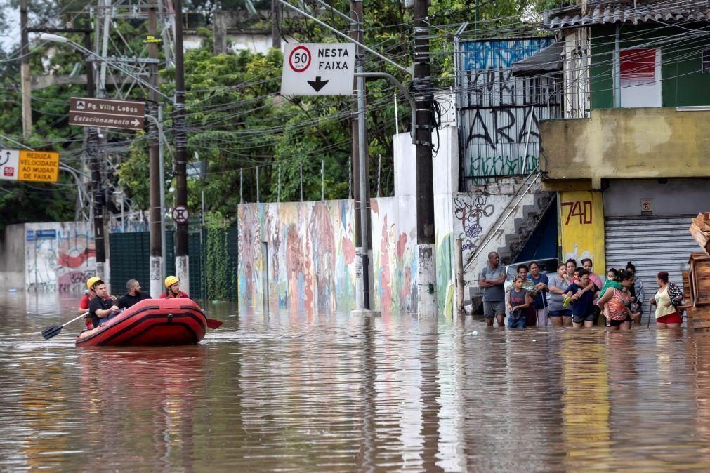 Sobe para sete o número de mortes causadas por temporal em São Paulo