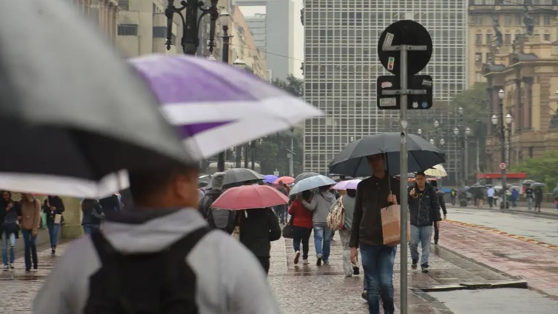Chuvas voltam a provocar falta de luz e água em São Paulo