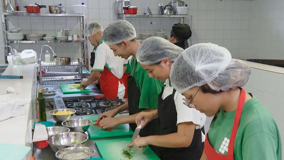 Desemprego cai de 8% para 7,7% no país no terceiro trimestre do ano