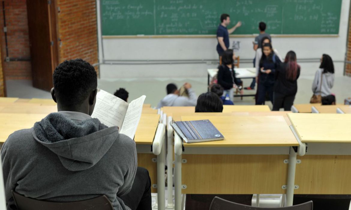 Câmara aprova reformulação da Lei de Cotas